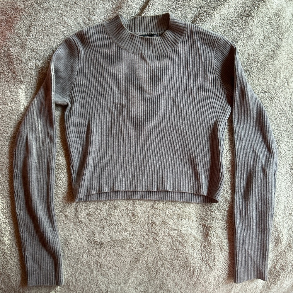 Gray Ribbed Long Sleeve Sweater - Picture 2 of 2